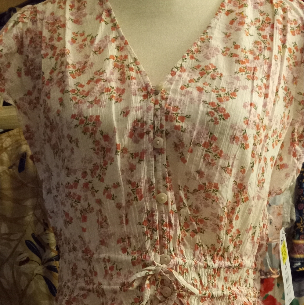 New,tag, cool tiny floral button-down,cap sleeve blouse  drawstring waist,size m